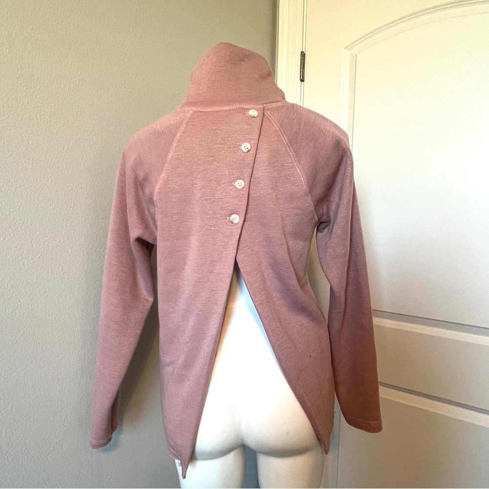 Pink Button-Back Sweater Abercrombie & Fitch Size XS